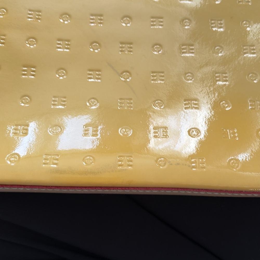 Arcadia patent leather yellow shoulder bag - Picture 9 of 12